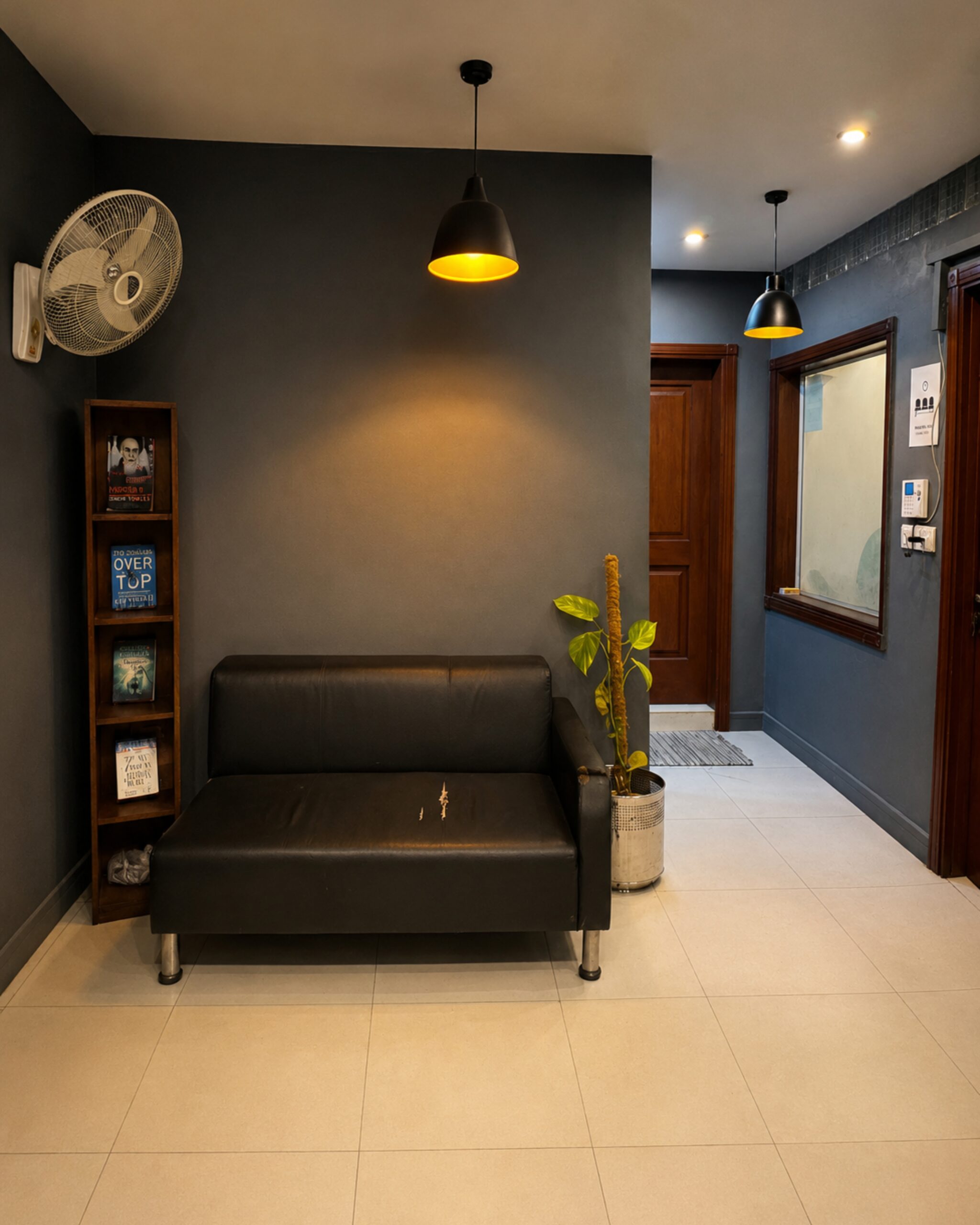 Suite 607-B seating area